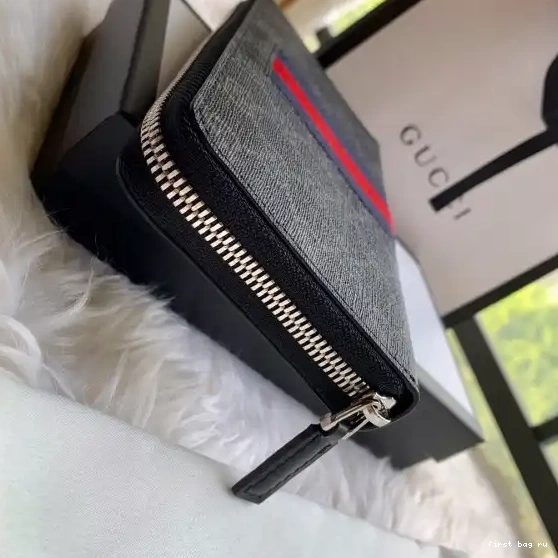 GUCCI ZIP AROUND LEATHER WALLET 0518